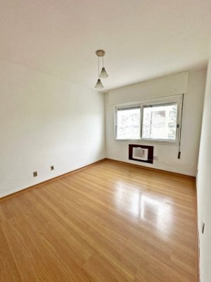 Apartamento com 112m², 3 dormitórios no bairro Petrópolis em Porto Alegre para Alugar