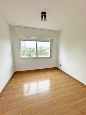 Apartamento com 112m², 3 dormitórios no bairro Petrópolis em Porto Alegre para Alugar