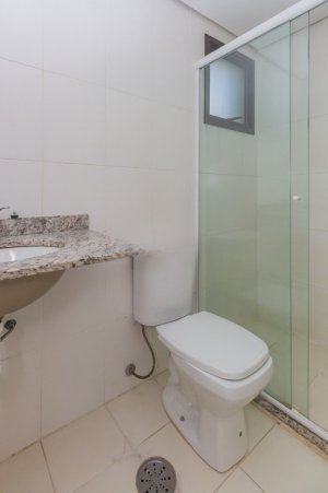 Apartamento com 79m², 2 dormitórios no bairro Higienópolis em Porto Alegre para Alugar