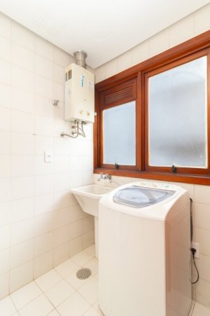 Apartamento com 73m², 2 dormitórios no bairro Petrópolis em Porto Alegre para Alugar