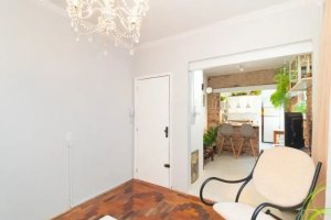 Apartamento com 72m², 2 dormitórios no bairro Centro Histórico em Porto Alegre para Alugar