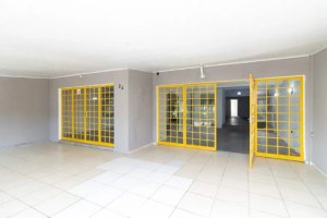 Casa comercial com 270m² no bairro Azenha em Porto Alegre para Alugar