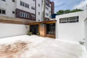 Casa comercial com 270m² no bairro Azenha em Porto Alegre para Alugar
