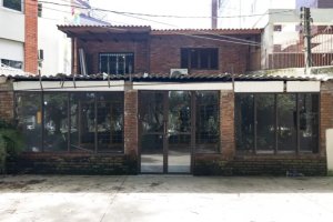 Casa comercial com 270m² no bairro Azenha em Porto Alegre para Alugar