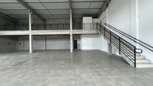 Loja com 360m² no bairro Três Figueiras em Porto Alegre para Alugar