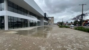 Loja com 360m² no bairro Três Figueiras em Porto Alegre para Alugar