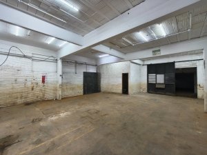 Prédio Comercial com 533m² no bairro Navegantes em Porto Alegre para Alugar