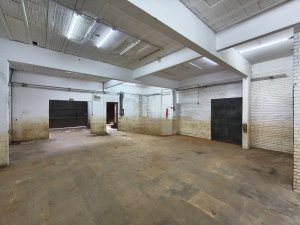 Prédio Comercial com 533m² no bairro Navegantes em Porto Alegre para Alugar