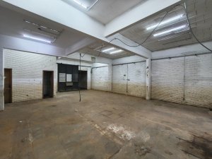 Prédio Comercial com 533m² no bairro Navegantes em Porto Alegre para Alugar