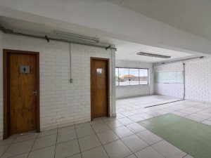 Prédio Comercial com 533m² no bairro Navegantes em Porto Alegre para Alugar