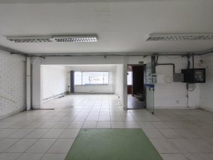 Prédio Comercial com 533m² no bairro Navegantes em Porto Alegre para Alugar