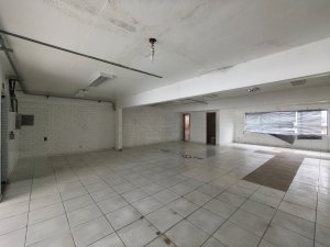 Prédio Comercial com 533m² no bairro Navegantes em Porto Alegre para Alugar