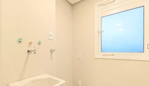 Apartamento com 43m², 1 dormitório no bairro Moinho de Vento em Porto Alegre para Alugar