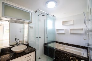 Apartamento com 157m², 3 dormitórios no bairro Jardim Europa em Porto Alegre para Alugar