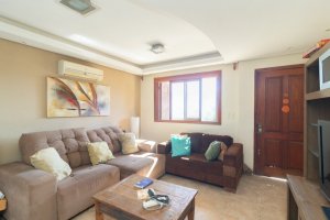 Casa com 200m², 3 dormitórios no bairro Ipanema em Porto Alegre para Alugar