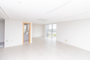 Salas/Conjuntos com 82m² no bairro Moinhos de Vento em Porto Alegre para Alugar