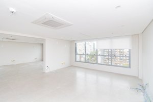 Salas/Conjuntos com 82m² no bairro Moinhos de Vento em Porto Alegre para Alugar