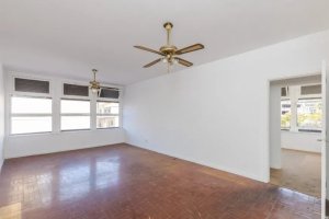 Apartamento com 100m², 3 dormitórios no bairro Menino Deus em Porto Alegre para Alugar