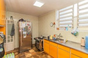 Casa com 233m², 3 dormitórios no bairro Três Figueiras em Porto Alegre para Alugar