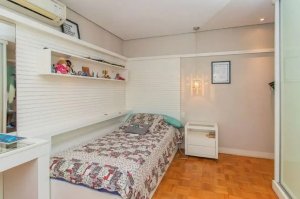 Casa com 233m², 3 dormitórios no bairro Três Figueiras em Porto Alegre para Alugar