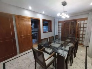 Casa com 420m², 4 dormitórios no bairro Medianeira em Porto Alegre para Alugar