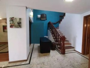 Casa com 420m², 4 dormitórios no bairro Medianeira em Porto Alegre para Alugar