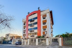 Apartamento com 151m², 3 dormitórios no bairro Passo da Areia em Porto Alegre para Alugar