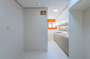 Apartamento com 151m², 3 dormitórios no bairro Passo da Areia em Porto Alegre para Alugar