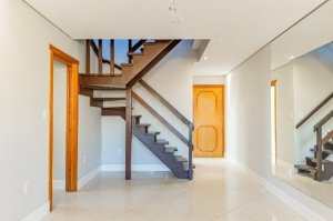 Apartamento com 151m², 3 dormitórios no bairro Passo da Areia em Porto Alegre para Alugar