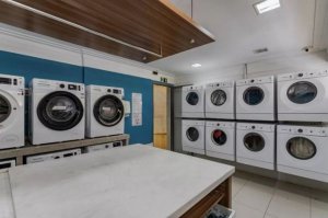 Apartamento com 57m², 1 dormitório no bairro Três Figueiras em Porto Alegre para Alugar