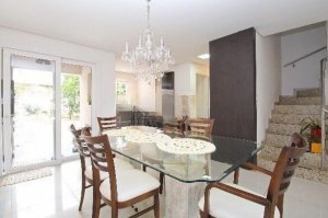 Casa com 171m², 3 dormitórios no bairro Hípica em Porto Alegre para Alugar