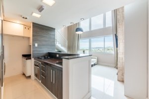 Apartamento com 65m², 1 dormitório no bairro Três Figueiras em Porto Alegre para Alugar