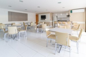 Apartamento com 80m², 2 dormitórios no bairro Passo da Areia em Porto Alegre para Alugar