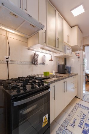 Apartamento com 54m², 2 dormitórios no bairro Mont Serrat em Porto Alegre para Alugar