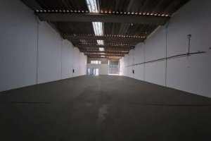 Galpão com 550m² no bairro Sarandi em Porto Alegre para Alugar