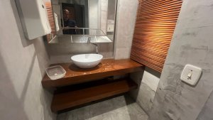 Prédio Comercial com 400m² no bairro Moinhos de Vento em Porto Alegre para Alugar