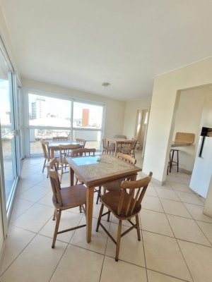 Apartamento com 75m², 2 dormitórios no bairro Mont Serrat em Porto Alegre para Alugar