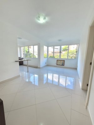 Apartamento com 75m², 2 dormitórios no bairro Mont Serrat em Porto Alegre para Alugar