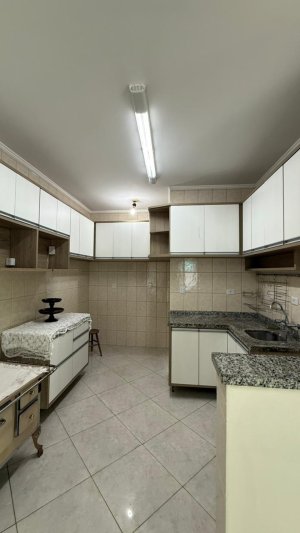 Casa com 189m², 3 dormitórios no bairro Sarandi em Porto Alegre para Alugar