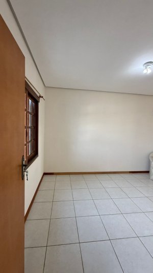 Casa com 189m², 3 dormitórios no bairro Sarandi em Porto Alegre para Alugar