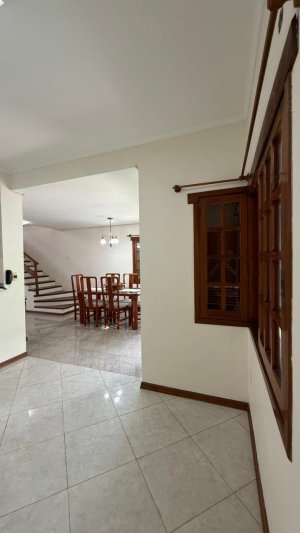 Casa com 189m², 3 dormitórios no bairro Sarandi em Porto Alegre para Alugar