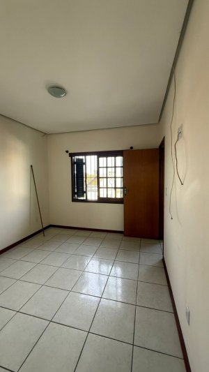 Casa com 189m², 3 dormitórios no bairro Sarandi em Porto Alegre para Alugar
