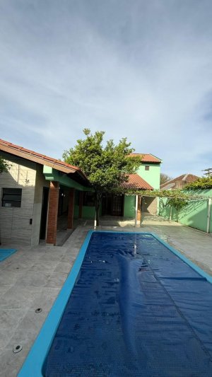 Casa com 189m², 3 dormitórios no bairro Sarandi em Porto Alegre para Alugar