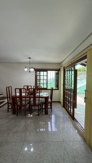 Casa com 189m², 3 dormitórios no bairro Sarandi em Porto Alegre para Alugar