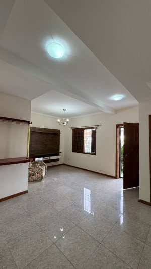 Casa com 189m², 3 dormitórios no bairro Sarandi em Porto Alegre para Alugar