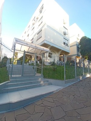 Apartamento com 60m², 2 dormitórios no bairro Santo Antonio em Porto Alegre para Comprar