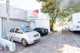 Depósito/Pavilhão com 250m² no bairro Navegantes em Porto Alegre para Alugar
