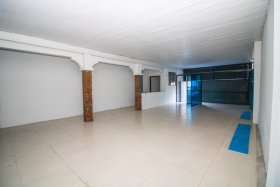 Depósito/Pavilhão com 250m² no bairro Navegantes em Porto Alegre para Alugar