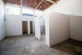 Depósito/Pavilhão com 250m² no bairro Navegantes em Porto Alegre para Alugar