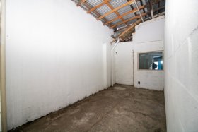 Depósito/Pavilhão com 250m² no bairro Navegantes em Porto Alegre para Alugar